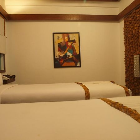 Flores Gallery Hotel Bandung Luaran gambar