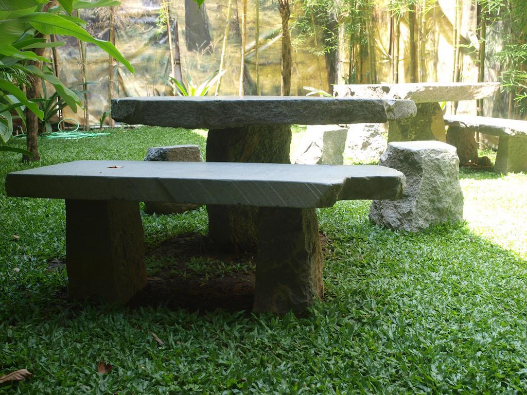 Flores Gallery Hotel Bandung Luaran gambar