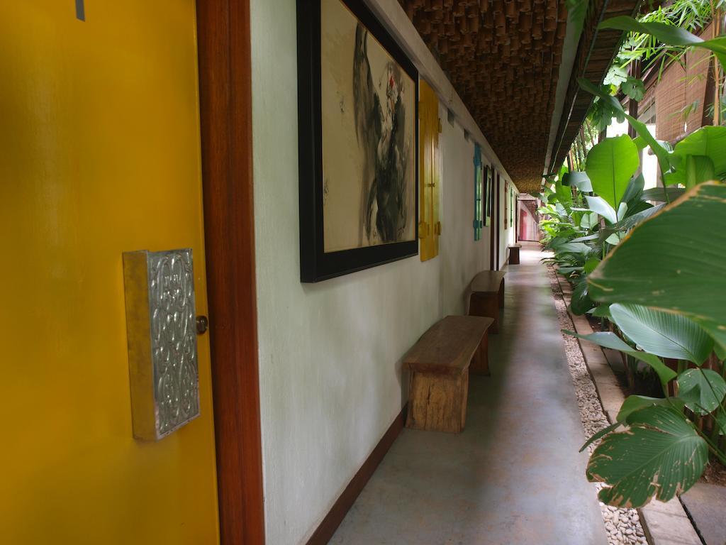 Flores Gallery Hotel Bandung Luaran gambar